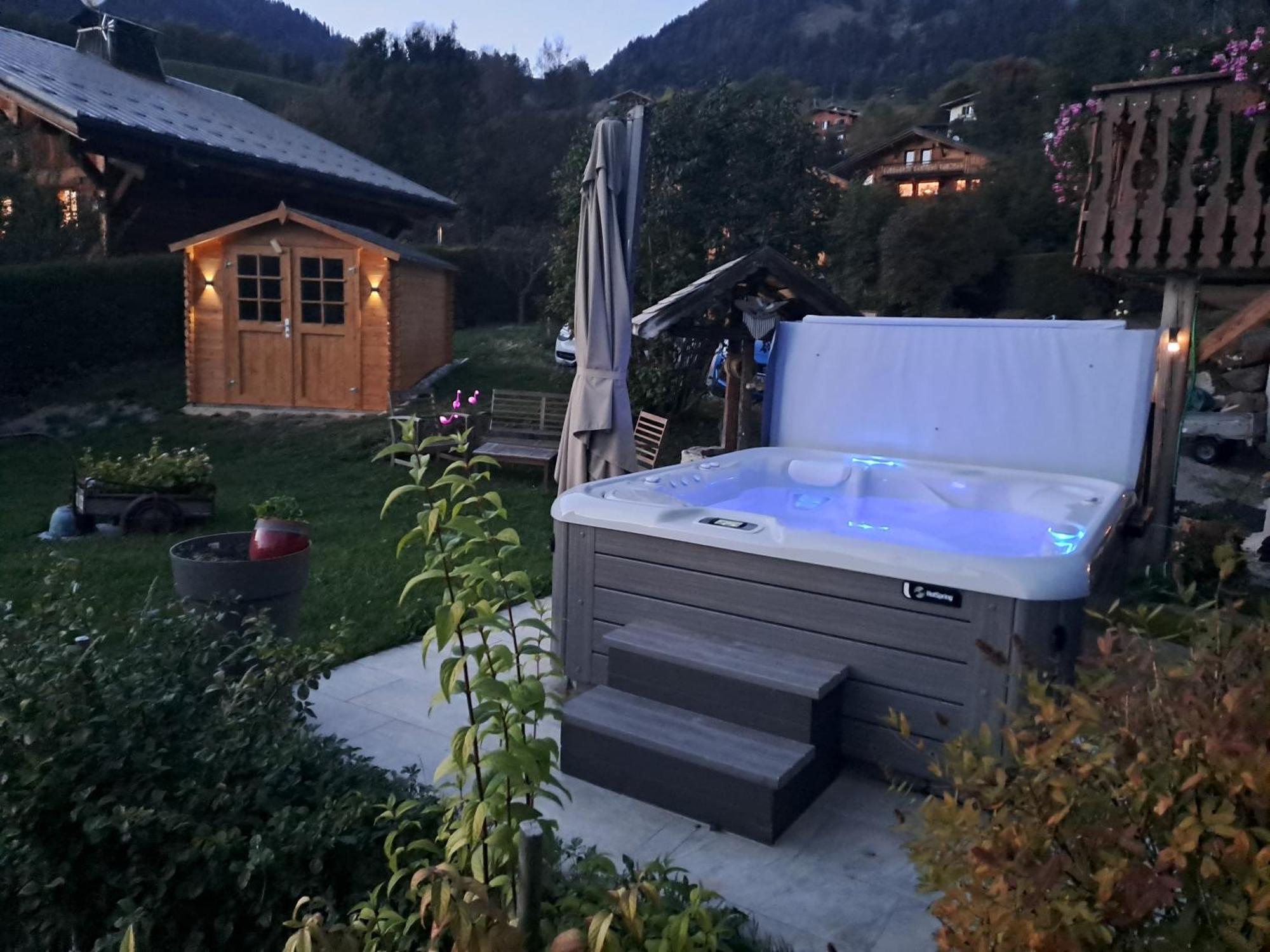A4 Km De Megeve Tres Joli Studio Avec Jacuzzi ,Vue Sur Les Montagnes Au Calme Praz-sur-Arly Exterior foto