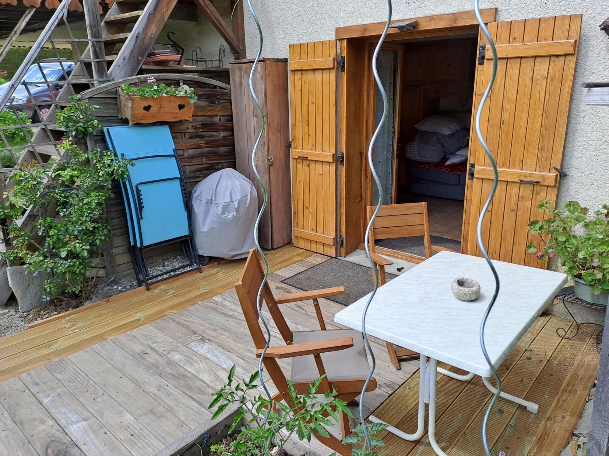 A4 Km De Megeve Tres Joli Studio Avec Jacuzzi ,Vue Sur Les Montagnes Au Calme Praz-sur-Arly Habitación foto